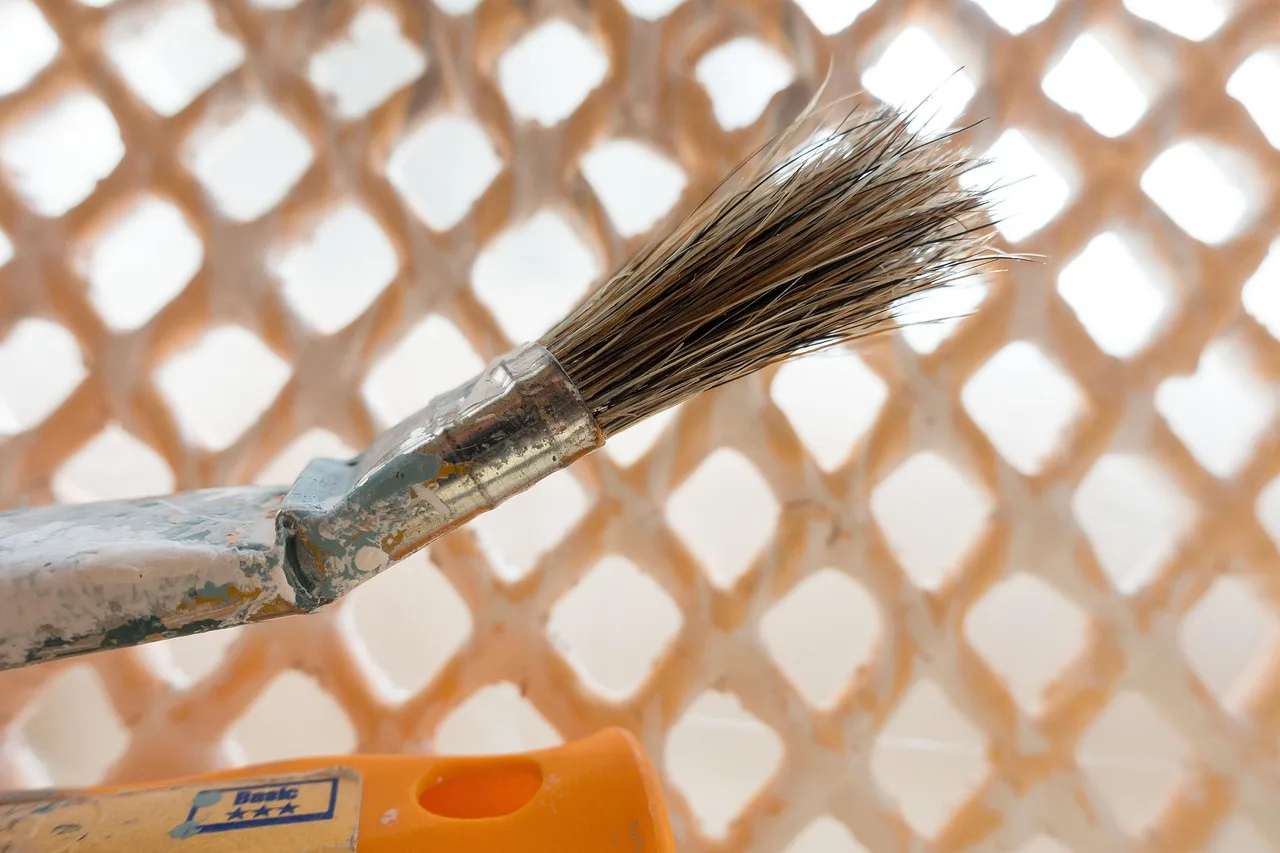 paint brush, renovate, painting work, painting, to brush, work, colour, renovation, craft, foil, protective film, drip grid, macro. Six steps to build a small room renovation budget
