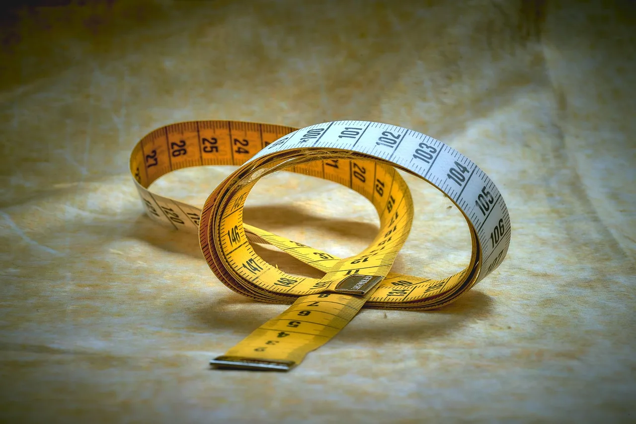 tape measure, tailor tape measure, measure up, material, sew, tool, tape measure, tape measure, tape measure, tape measure, tape measure. Small space living: brief, measure, then circulate